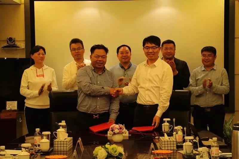 利通液壓與軟控簽訂戰略合作協議