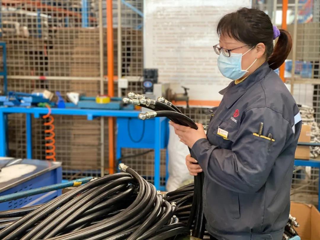 凝心聚力、穩扎穩打、苦練真功、胸懷用戶、再攀高峰