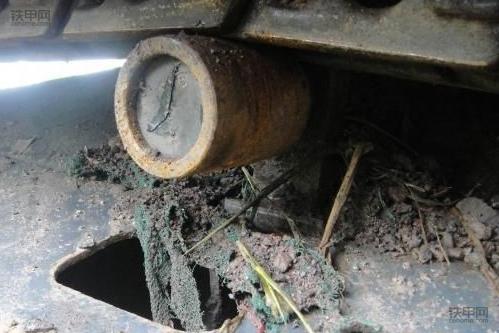 挖掘機改裝技巧：高手是如何自制拖鏈輪的？