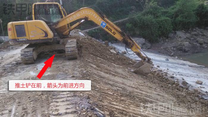挖掘機推土鏟是多余的？那是因為你不知道，它有這么多用途！